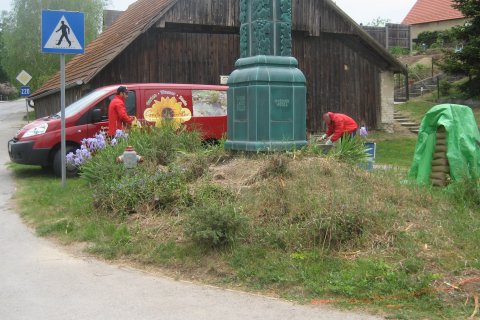 Weinlandsäule in Raggendorf vorher / in Arbeit